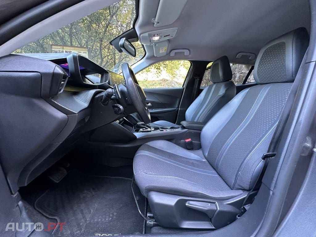 Peugeot 2008 1.5 BlueHDi Allure EAT8