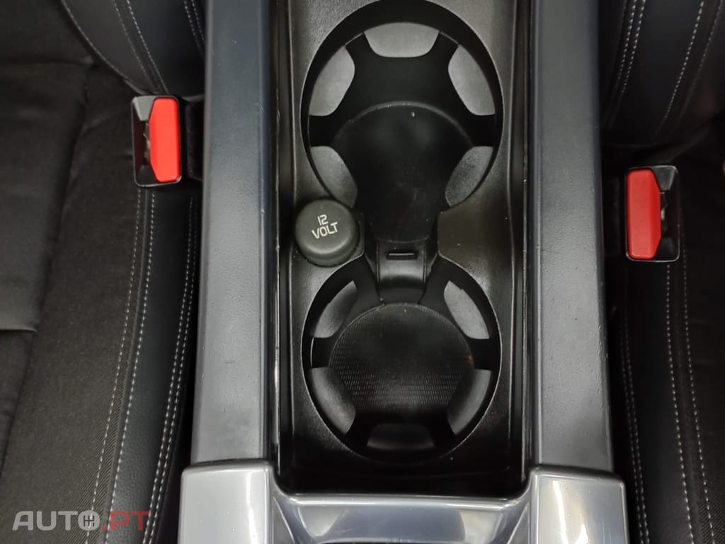 Volvo V60 2.0 D2 R-Design Momentum