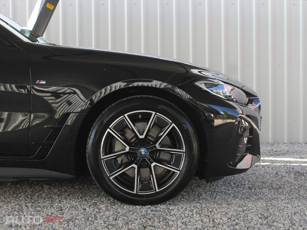 BMW i4 eDrive40 Desportiva M