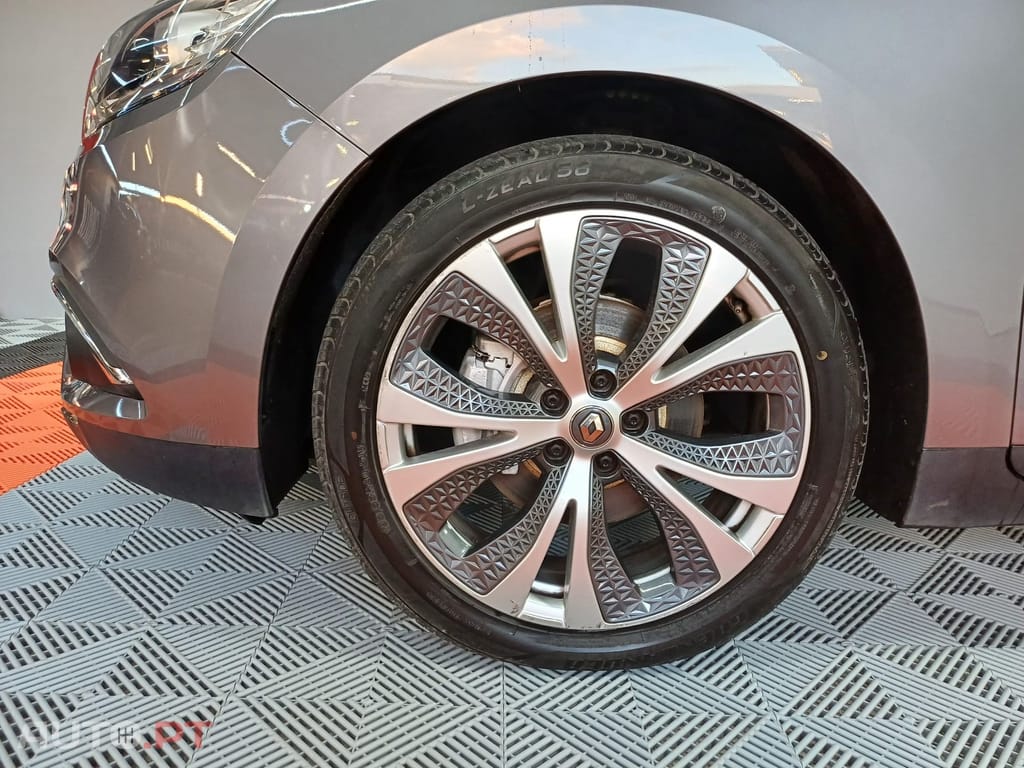 Renault Grand Scénic 1.7dCi Intens Hybrid Assist SS