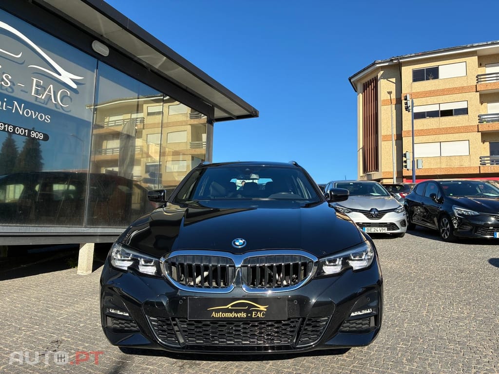 BMW 330 e Touring Pack M Auto — fotografia 4