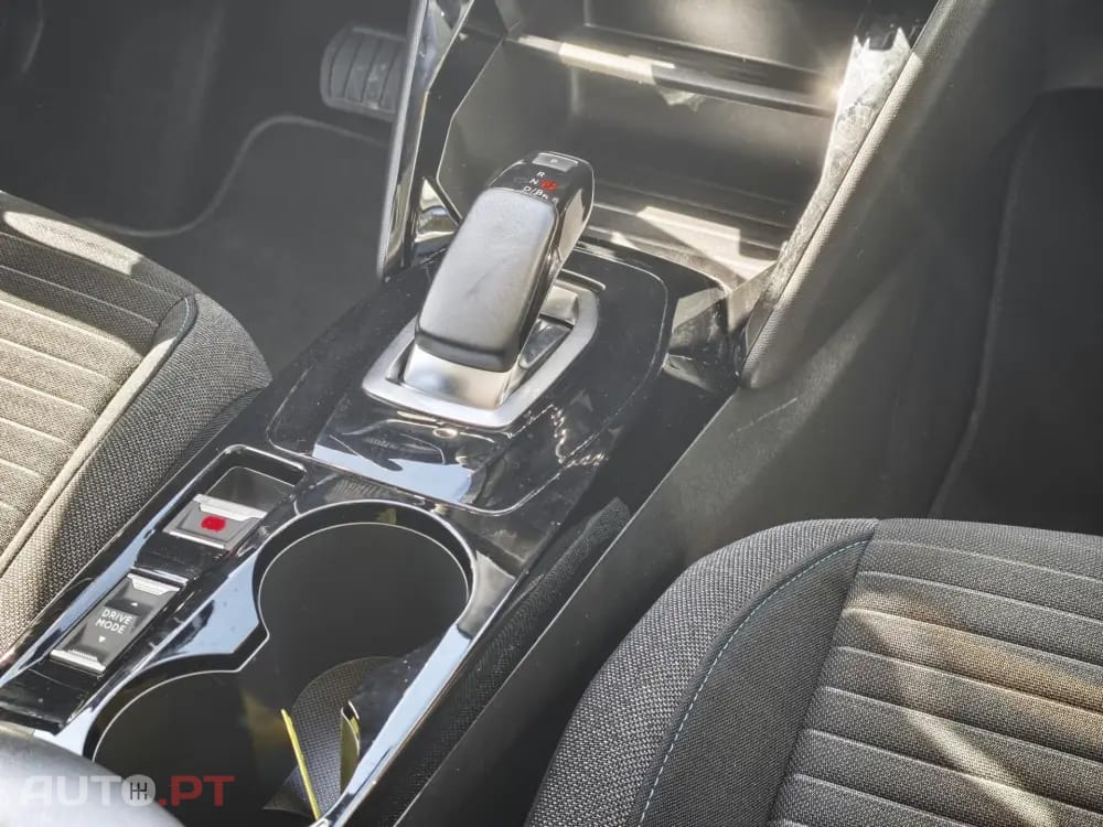 Peugeot E-2008 50 kWh SE Style
