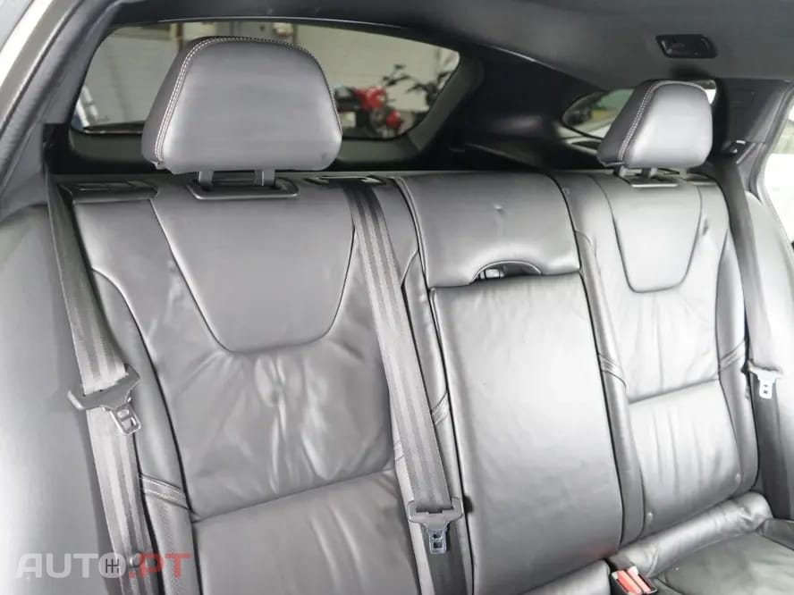 Volvo V60 2.4 D6 R-Design AWD Phev