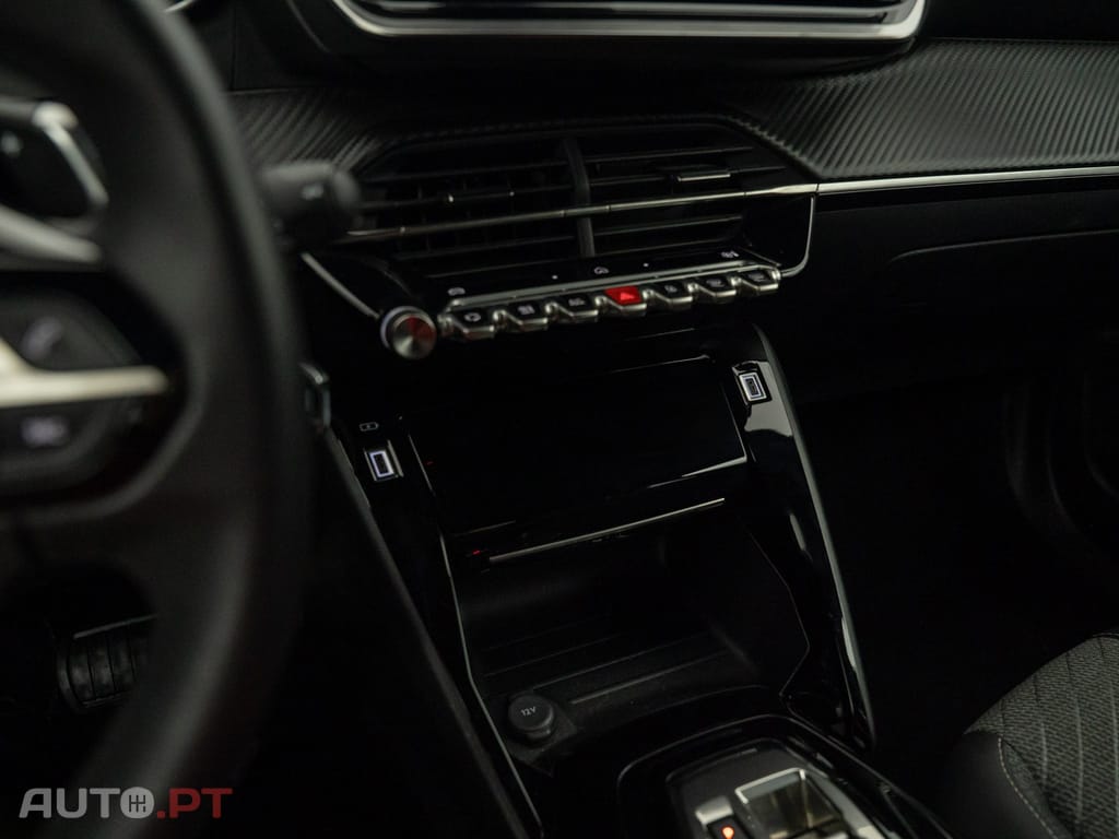 Peugeot 2008 1.2 Hybrid Allure e-DCS6