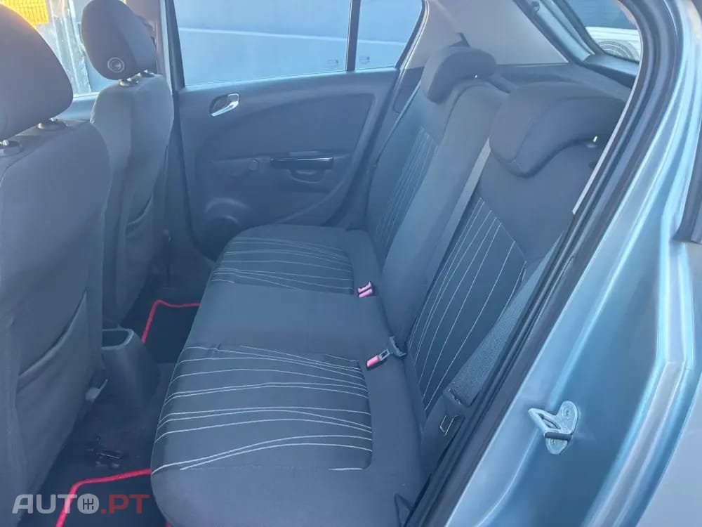 Opel Corsa 1.2 Enjoy