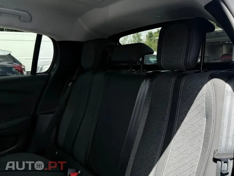 Peugeot 208 1.2 Hybrid Allure e-DCS6