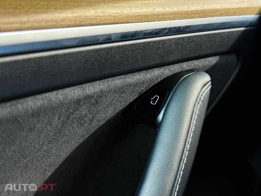 Tesla Model 3 Standard Range Plus RWD
