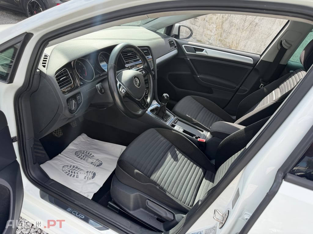 Volkswagen Golf 1.6 TDI BlueMotion Cup