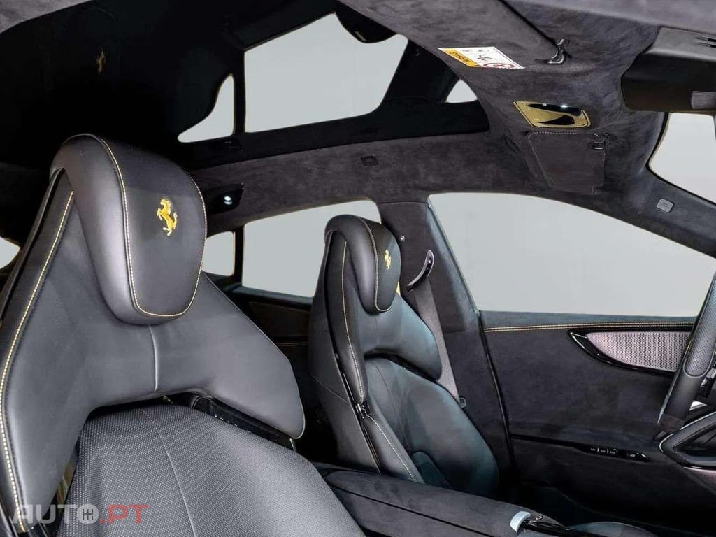 Ferrari Purosangue CARBON 