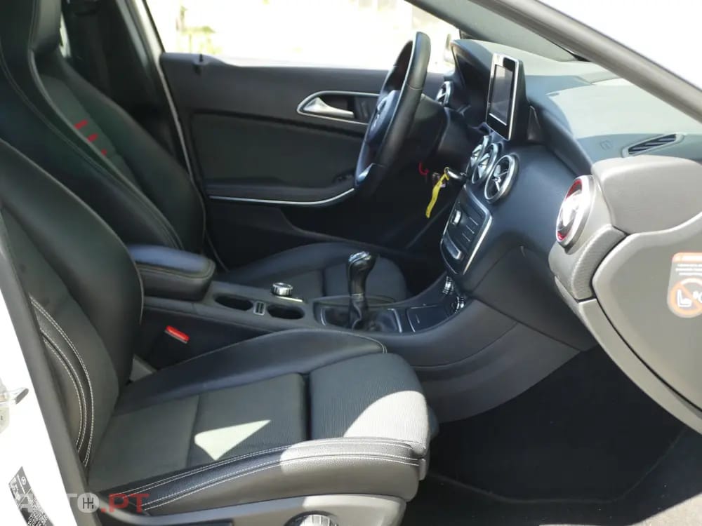 Mercedes-Benz A 180 d AMG Line
