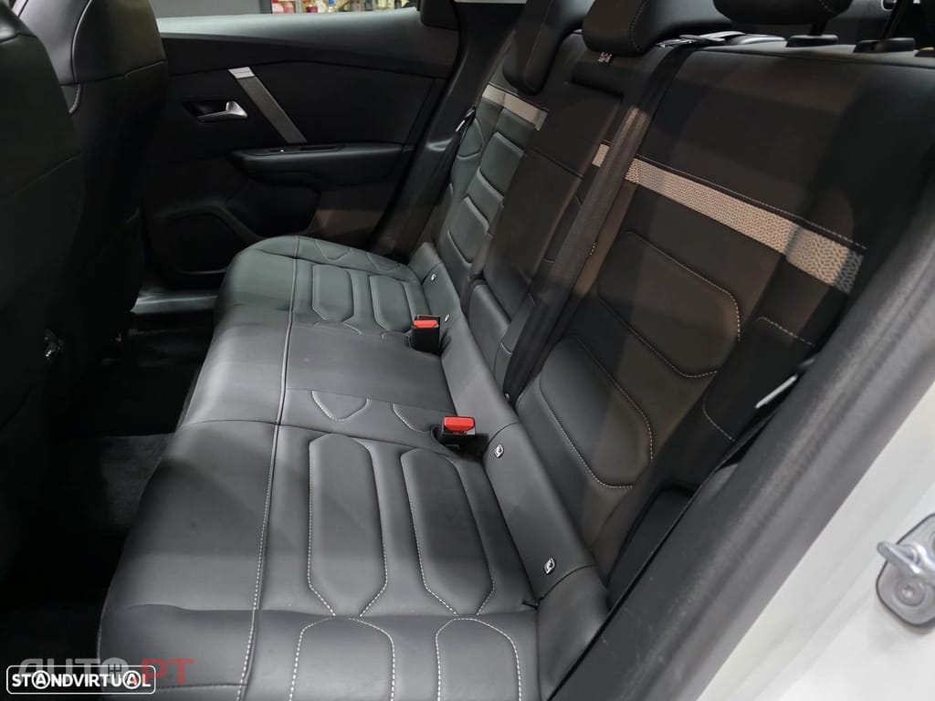 Citroen e-C4 X Shine Pack