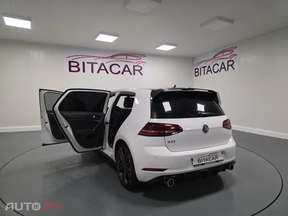 Volkswagen Golf 2.0 TSI GTI DSG Performance