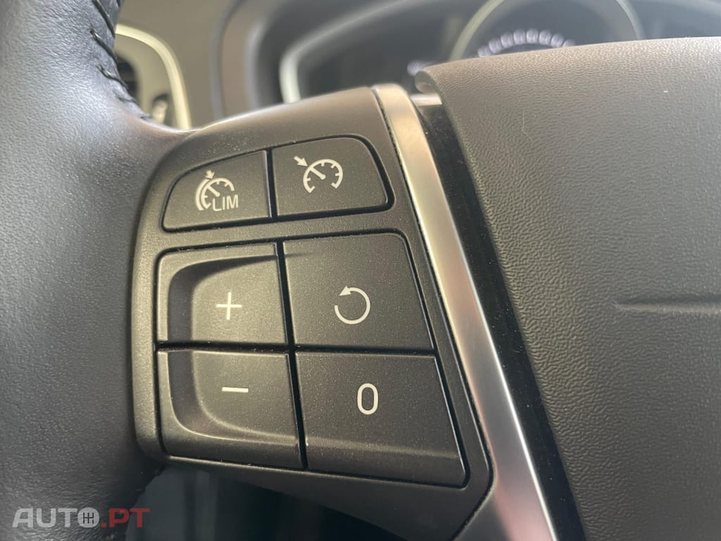 Volvo V40 2.0 D2 Momentum Eco