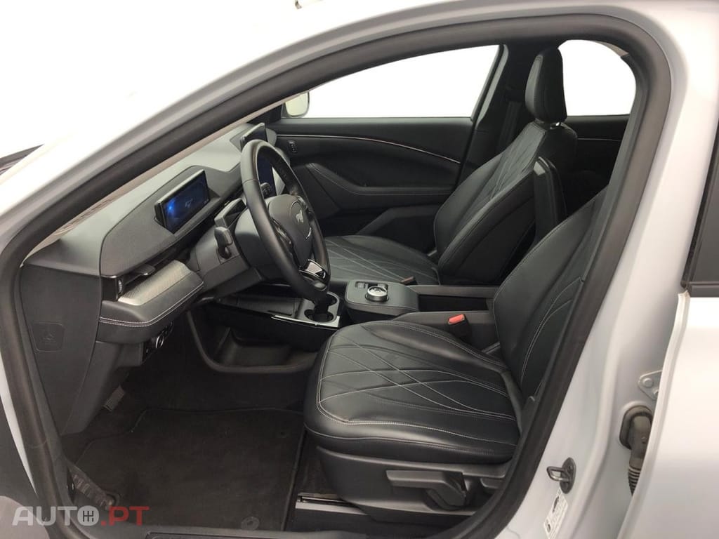 Ford Mustang Mach-E Standard Range