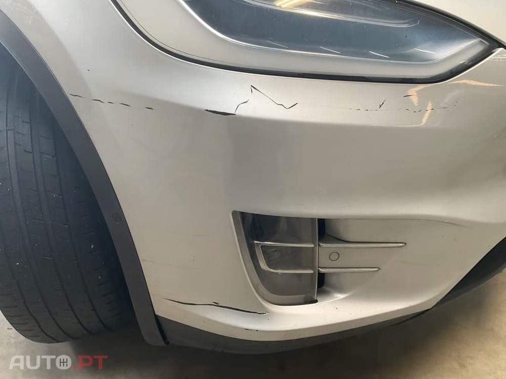 Tesla Model X 90D