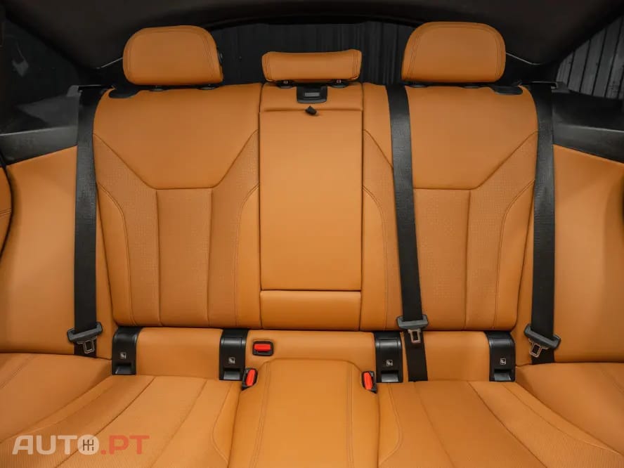 BMW i4 eDrive40 Pack Desportivo M Pro