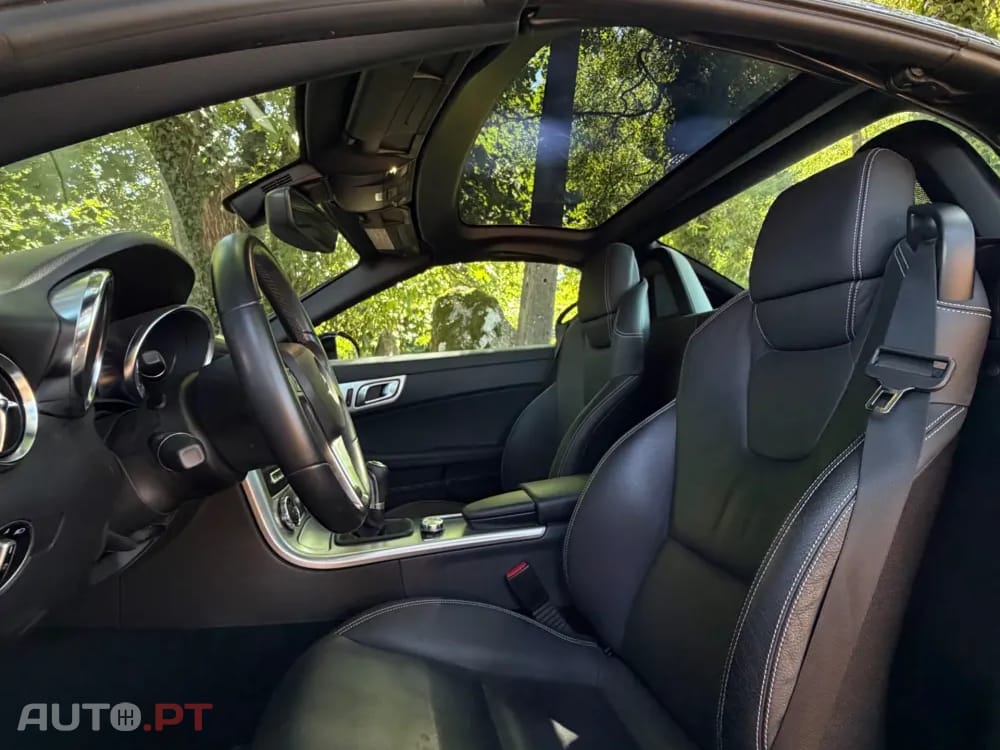 Mercedes-Benz SLK 200 Outro