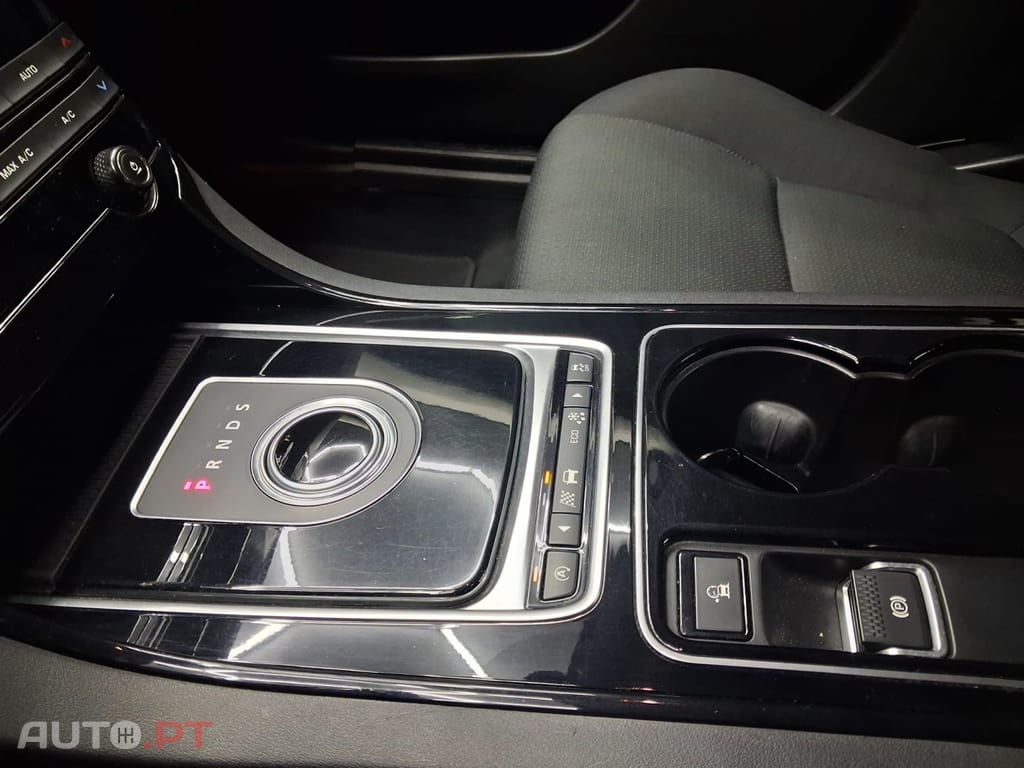 Jaguar XE 2.0 D Prestige Aut.