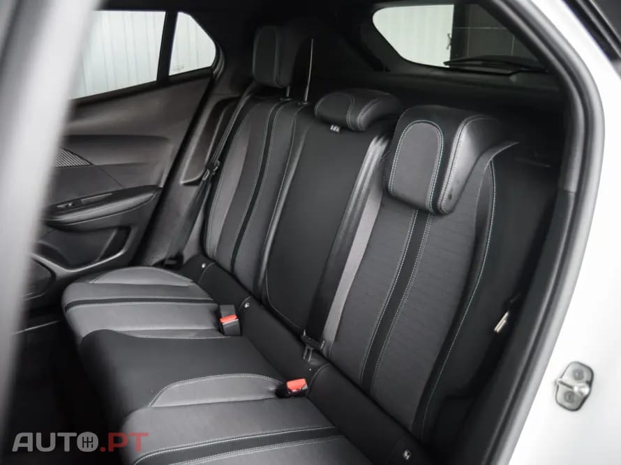 Peugeot 2008 PureTech 130 EAT8 Allure