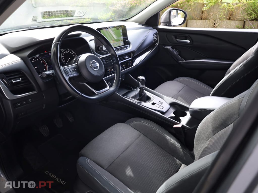 Nissan Qashqai 1.3 DIG-T N-Connecta J18