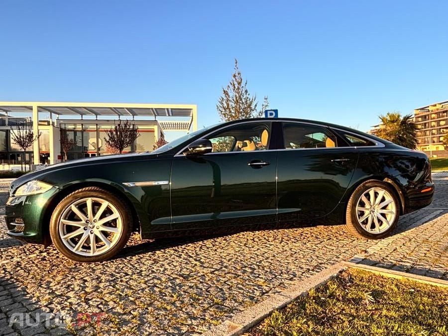 Jaguar XJ 3.0 v6 premium luxury