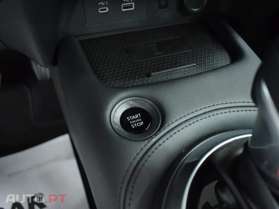 Nissan Juke 1.0 DIG-T N-Connecta Two Tone DCT