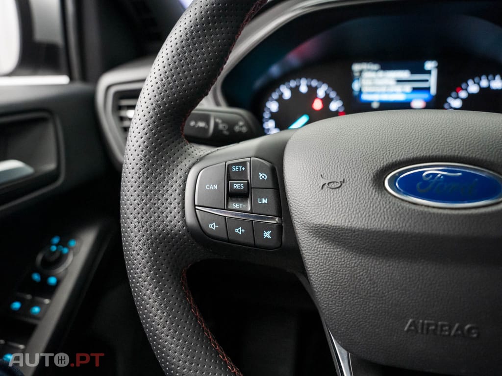 Ford Focus 1.0 EcoBoost MHEV ST-Line