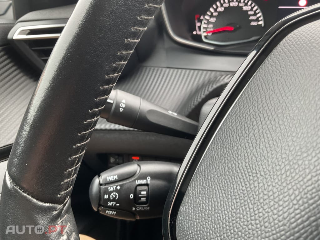 Peugeot 2008 1.5 BlueHDi Allure