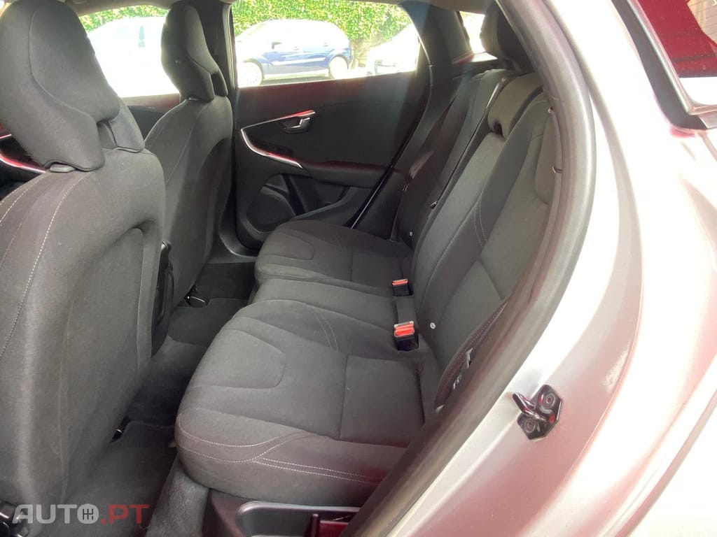 Volvo V40 1.6 D2 Momentum