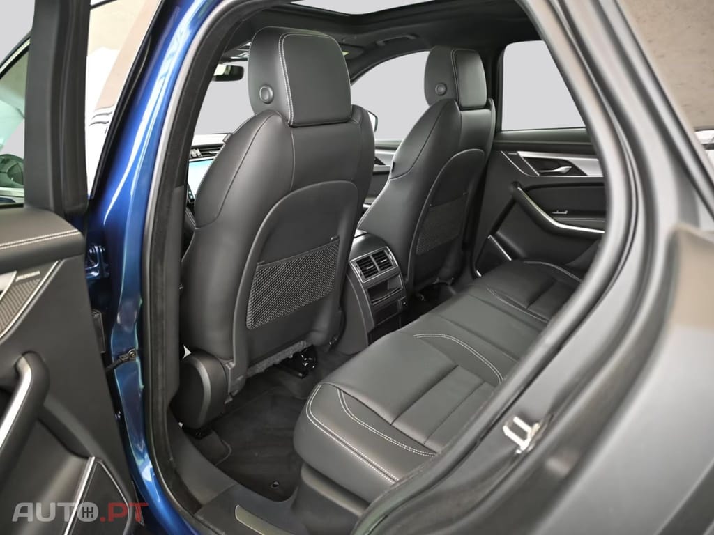 Jaguar F-Pace P400e AWD R-Dynamic SE I.V.A DEDUTIVEL 