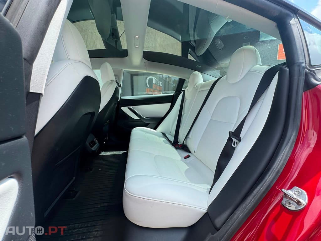 Tesla Model 3 Standard Range Plus RWD
