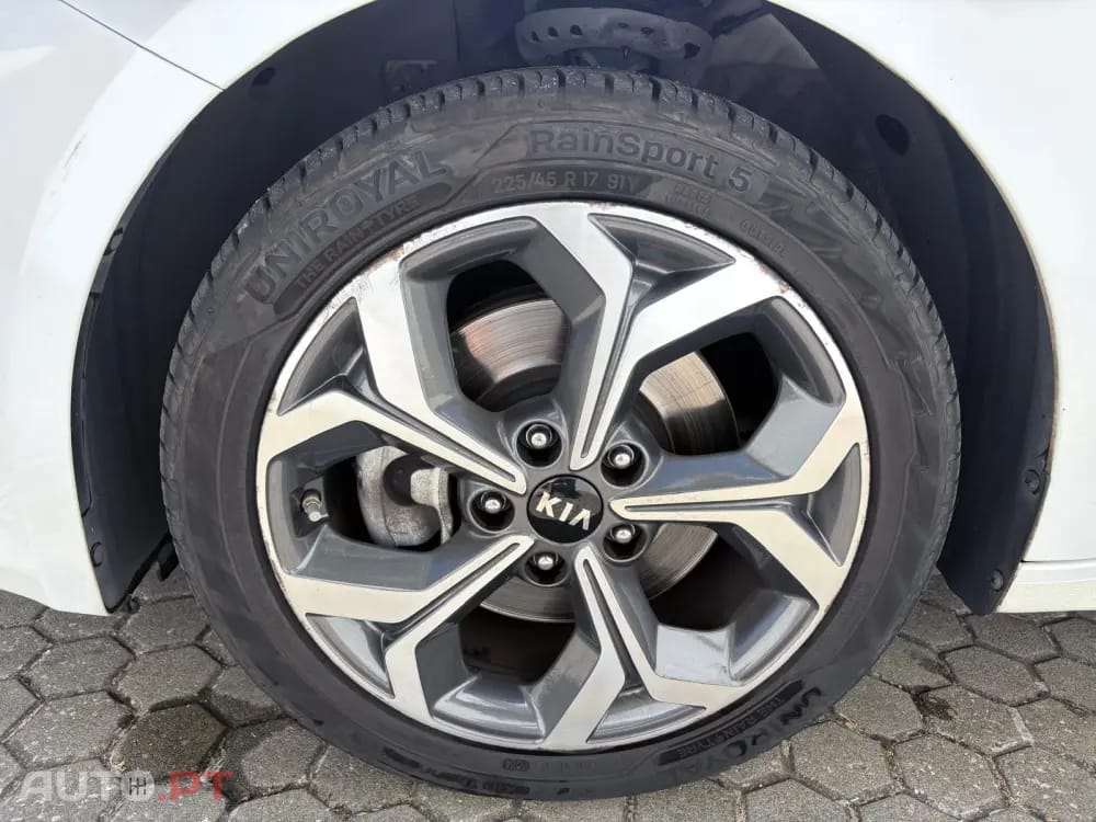 Kia Ceed SW 1.4 T-GDI Drive+SRF 7DCT