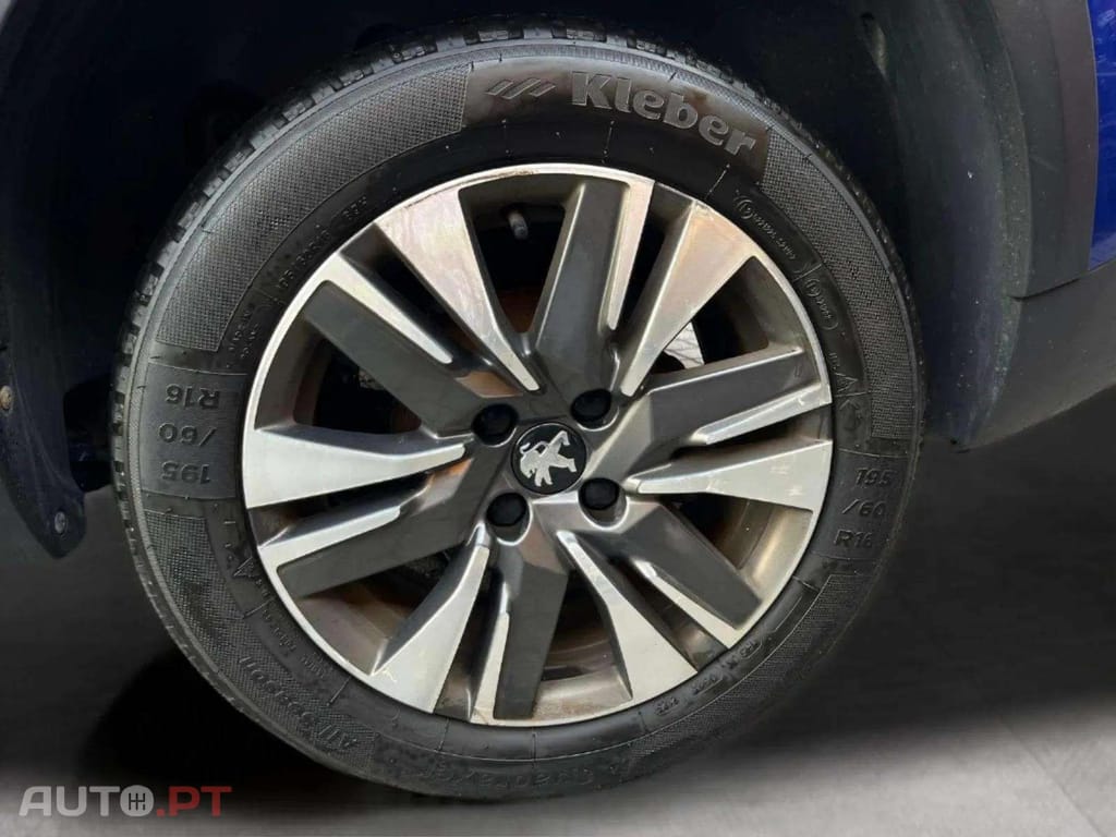 Peugeot 2008  1.2 PureTech Allure CROSSWAY