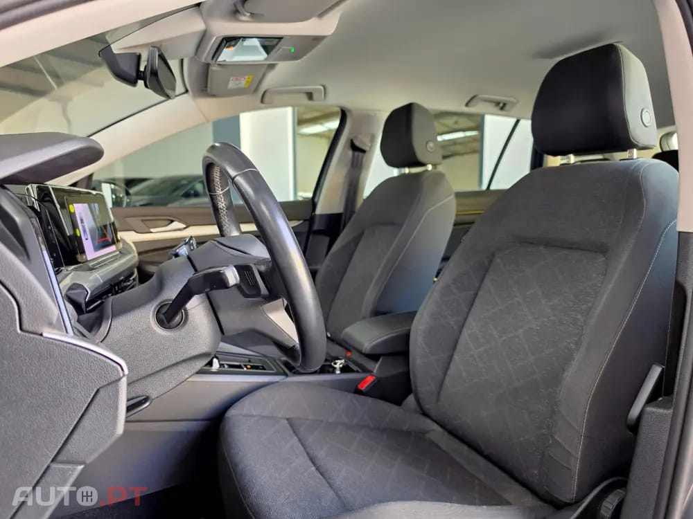 Volkswagen Golf Variant 1.0 eTSI Life DSG