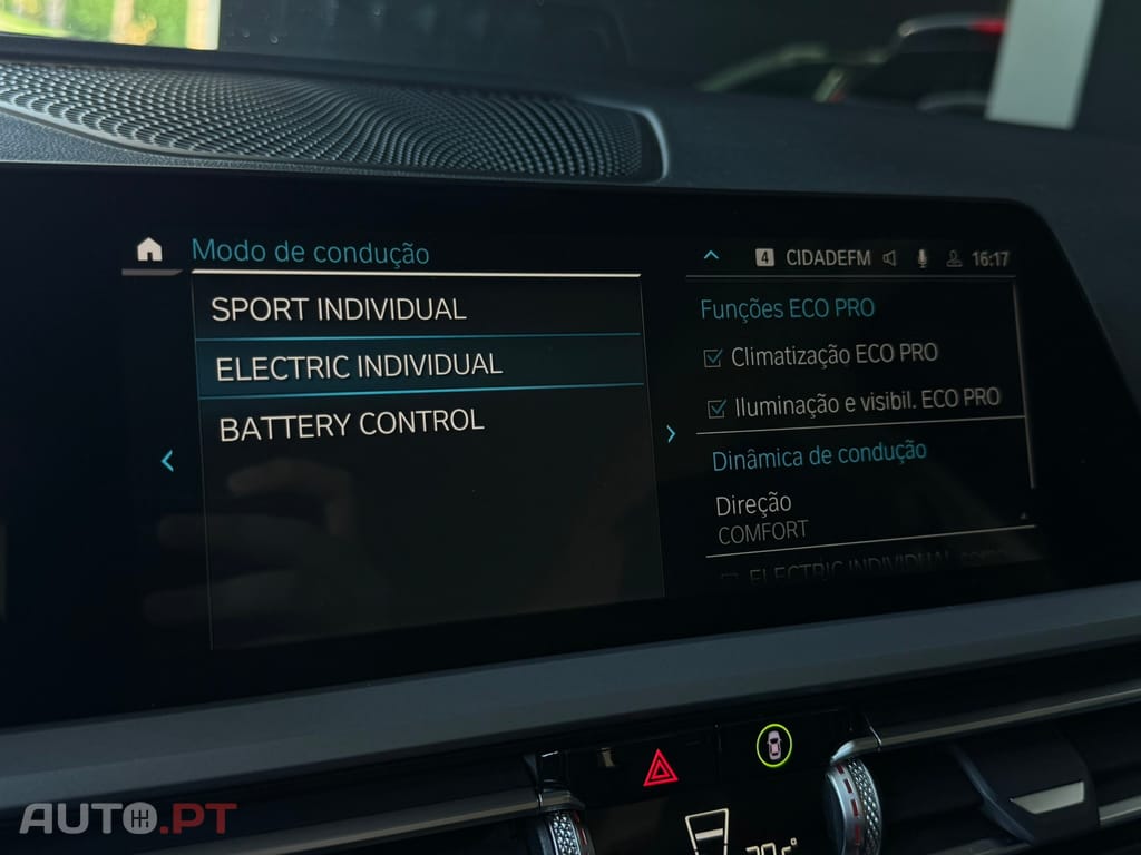 BMW 330 e Touring Auto