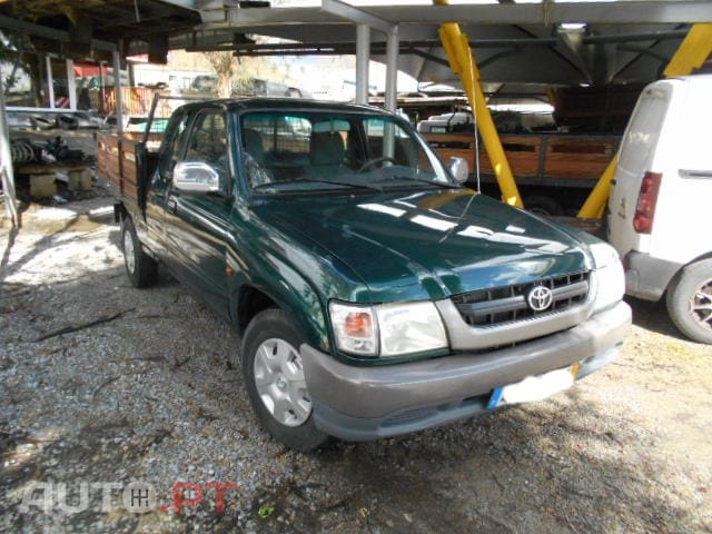 Toyota Hilux X-Cab 4x2 4Lugares