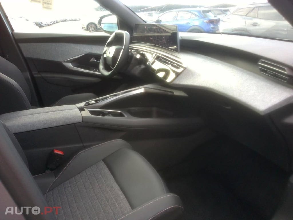 Peugeot 5008 1.2 PureTech Allure EAT8