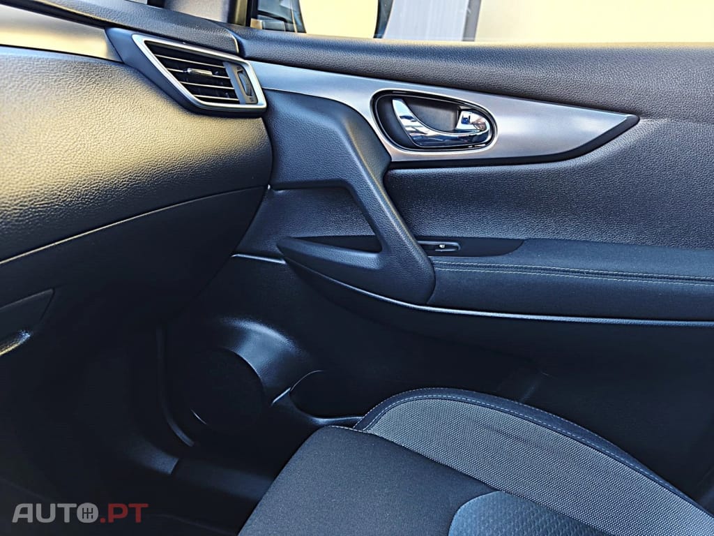 Nissan Qashqai 1.2 DIG-T N-Connecta 18