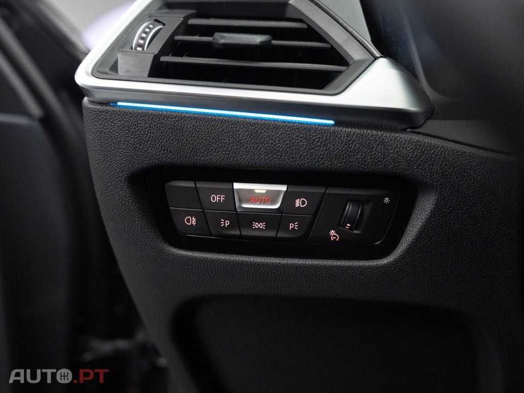 BMW 330 e Line Luxury Auto