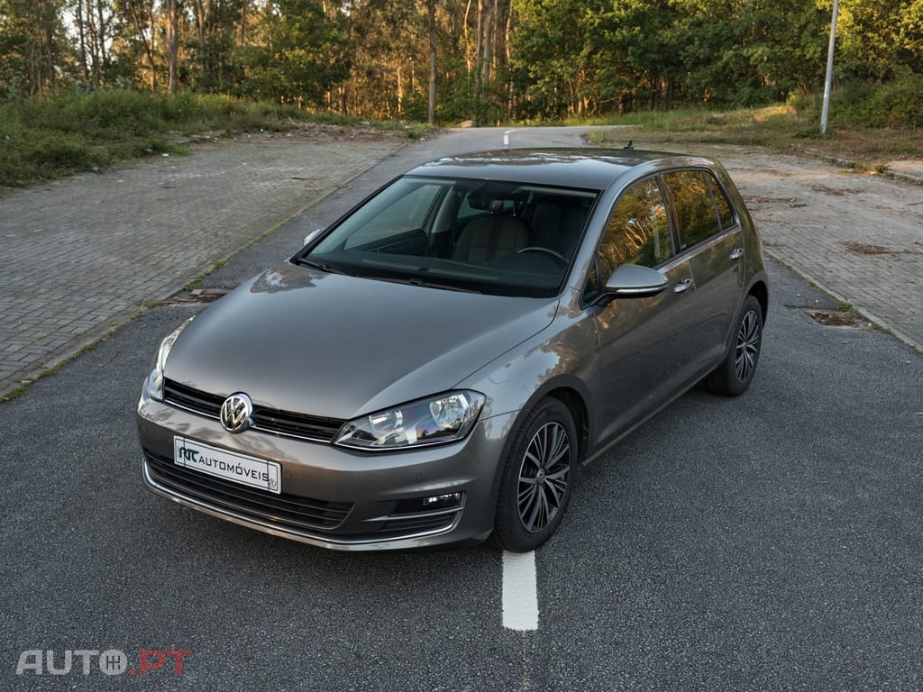 Volkswagen Golf 1.6 TDi BlueMotion Confortline