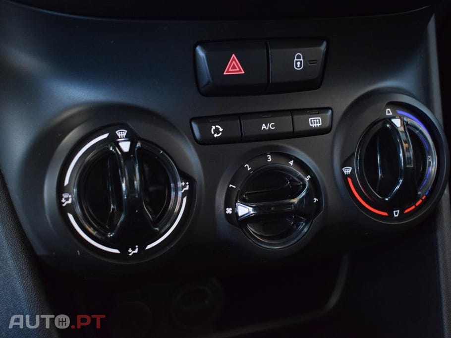 Peugeot 208 1.2 PureTech Signature