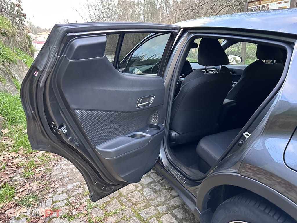 Toyota C-HR 1.8 Hybrid Lounge