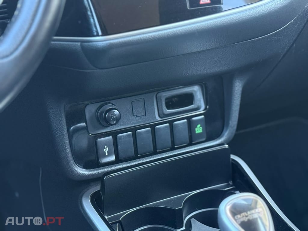 Mitsubishi Outlander PHEV intense