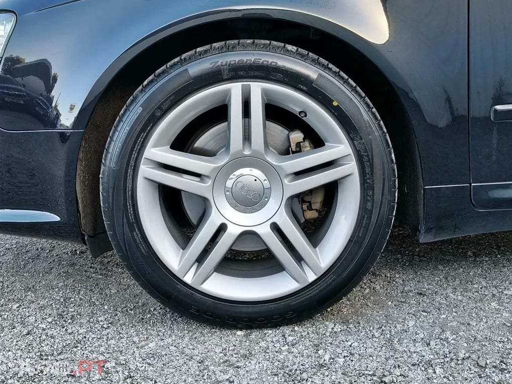 Audi A4 2.0 TDI S-line