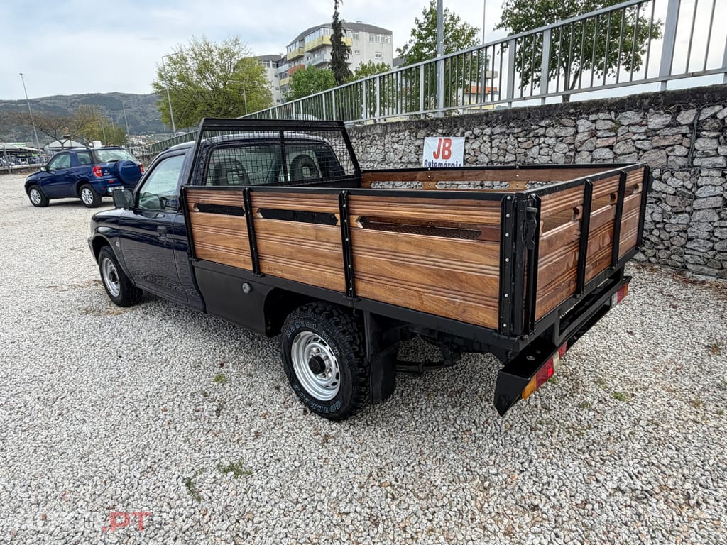 Mitsubishi L200 2.5TD Cab. Simples 3LUG Nacional