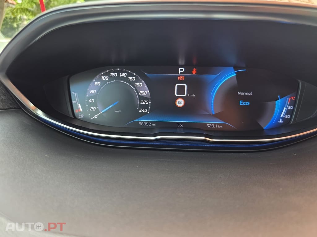 Peugeot 5008 1.5 BlueHDi Allure EAT8