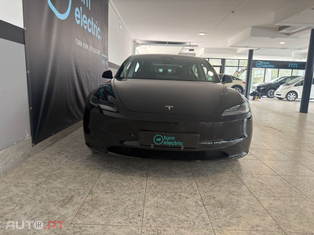 Tesla Model 3 Tração Traseira