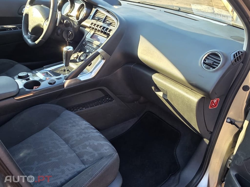 Peugeot 3008 1.6 HDi Executive CMP6