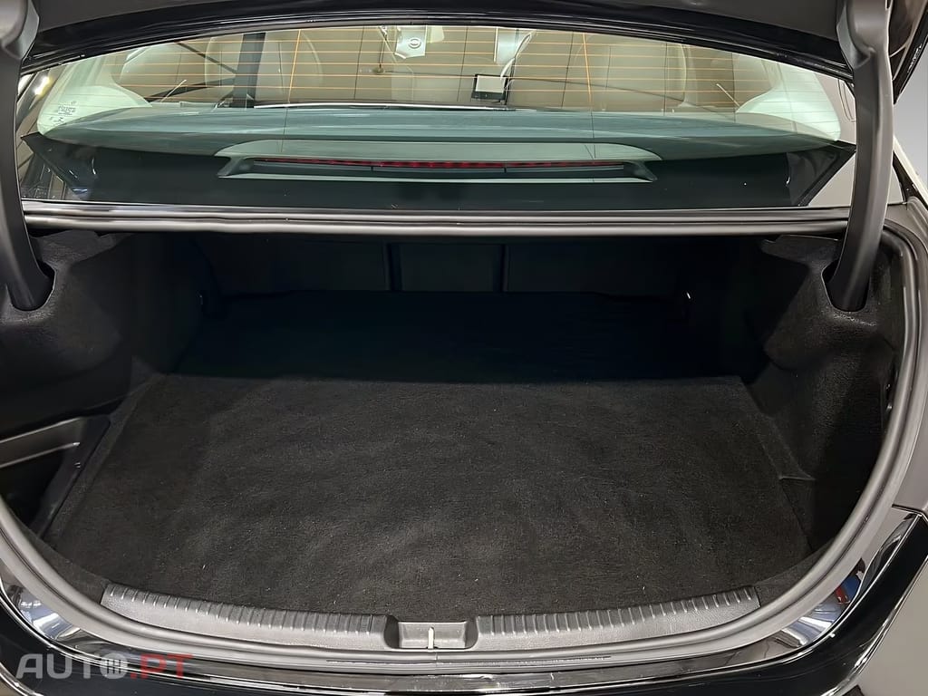 Mercedes-Benz C 300 e AMG Line