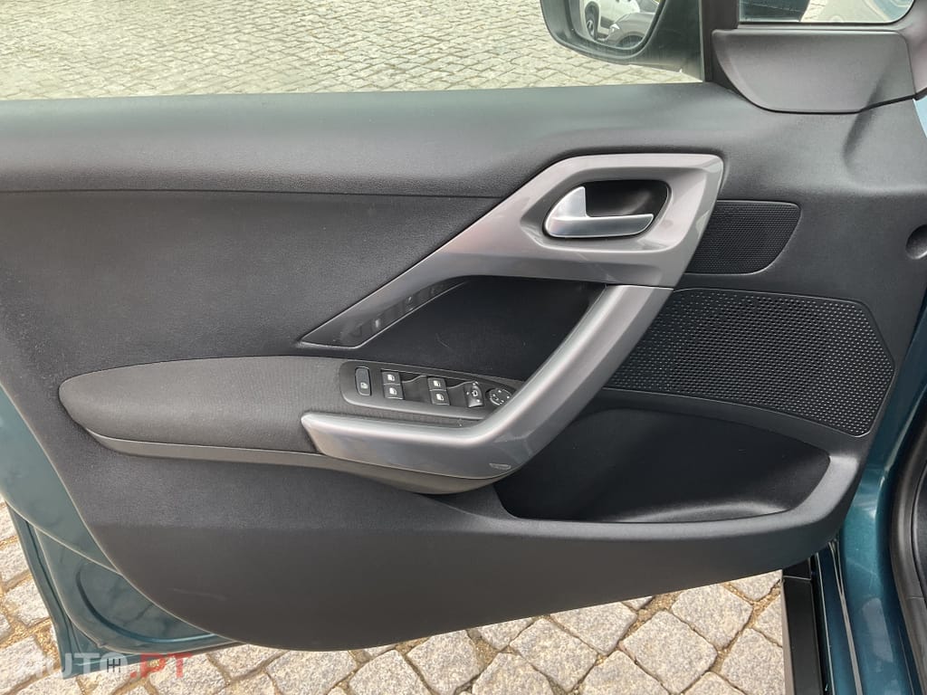 Peugeot 2008 1.6 BlueHDi Allure